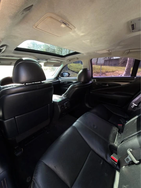 2013 Lexus LS 4th Gen - Image 11 of 13