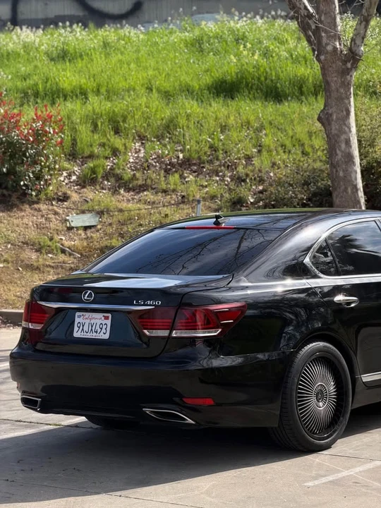 2013 Lexus LS 4th Gen - Image 4 of 13