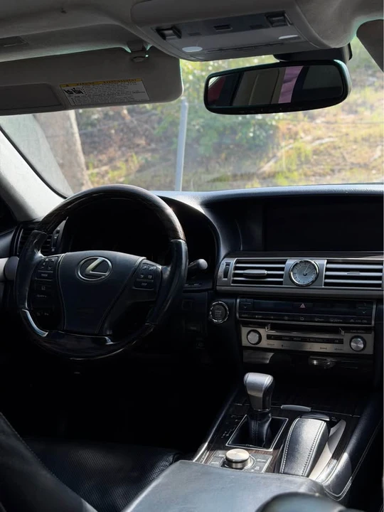 2013 Lexus LS 4th Gen - Image 8 of 13