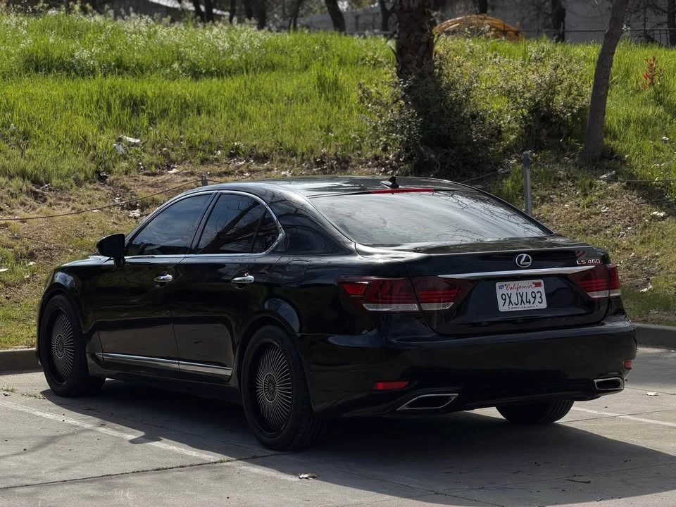 2013 Lexus LS 4th Gen - Image 6 of 13