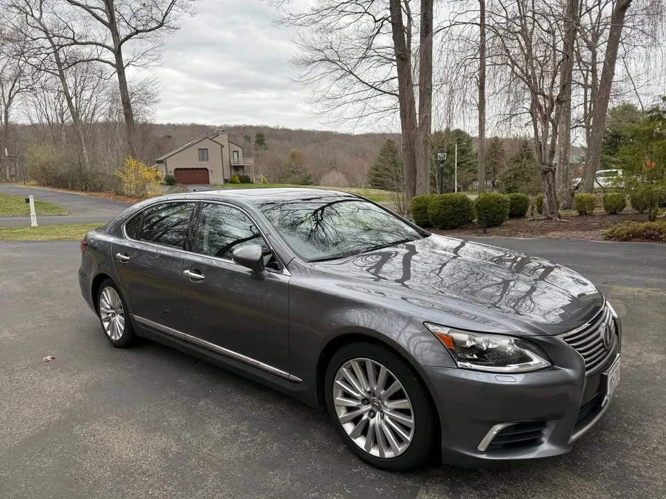 2013 Lexus LS 4th Gen - Image 2 of 8