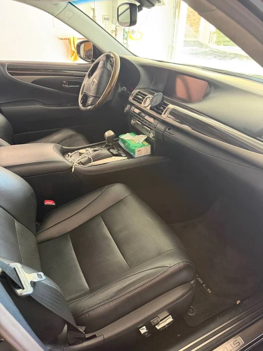 2013 Lexus LS 4th Gen - Image 4 of 8