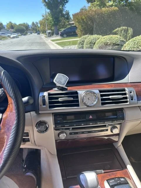 2013 Lexus LS 4th Gen - Image 4 of 9