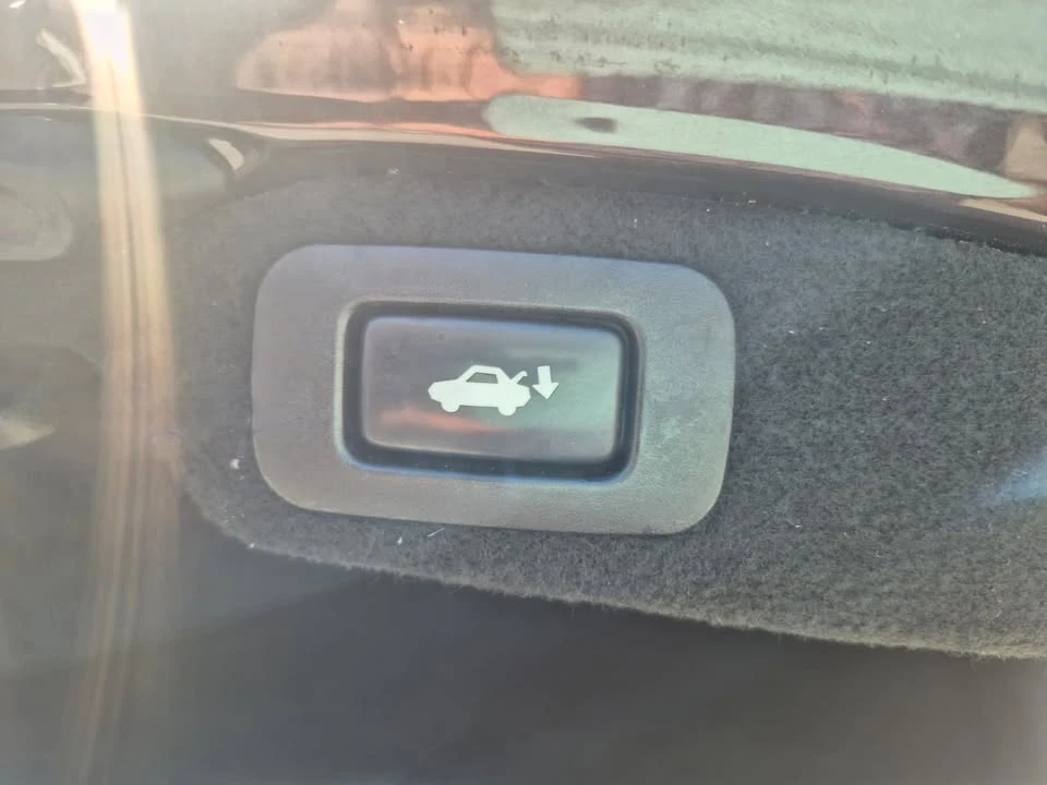 2013 Lexus LS 4th Gen - Image 10 of 20