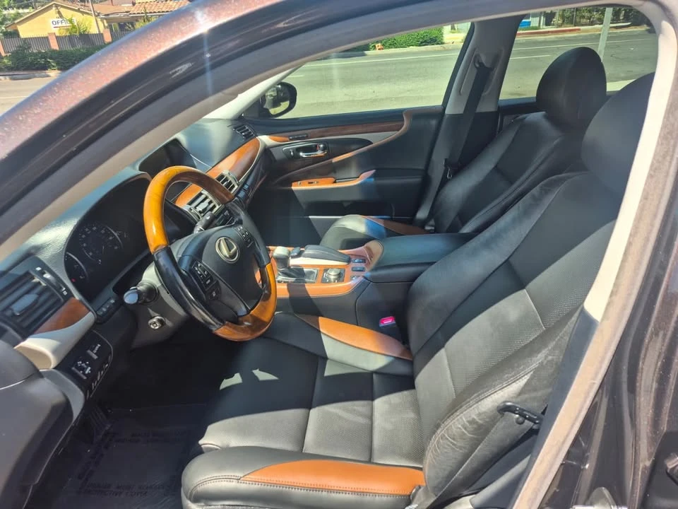 2013 Lexus LS 4th Gen - Image 17 of 20
