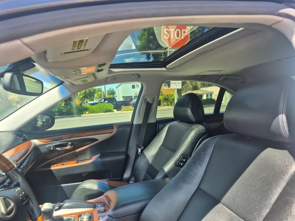 2013 Lexus LS 4th Gen - Image 18 of 20