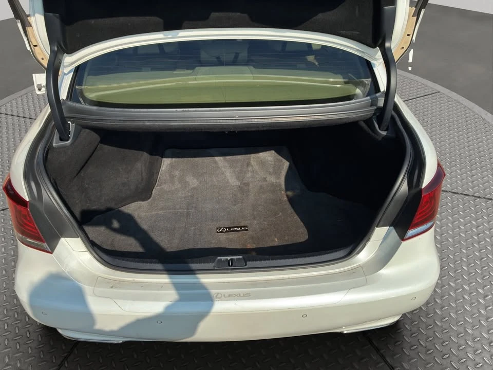 2013 Lexus LS 4th Gen - Image 14 of 15