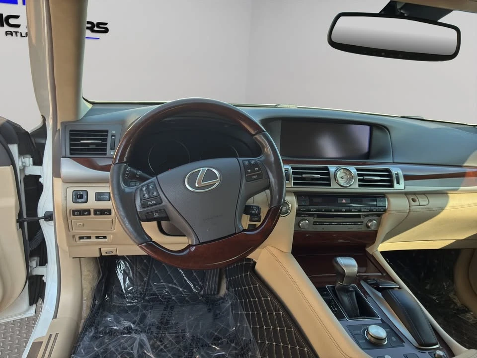 2013 Lexus LS 4th Gen - Image 9 of 15