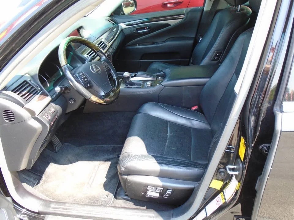 2013 Lexus LS 4th Gen - Image 8 of 11