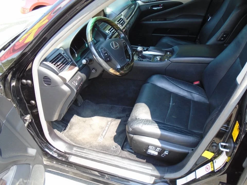 2013 Lexus LS 4th Gen - Image 11 of 11