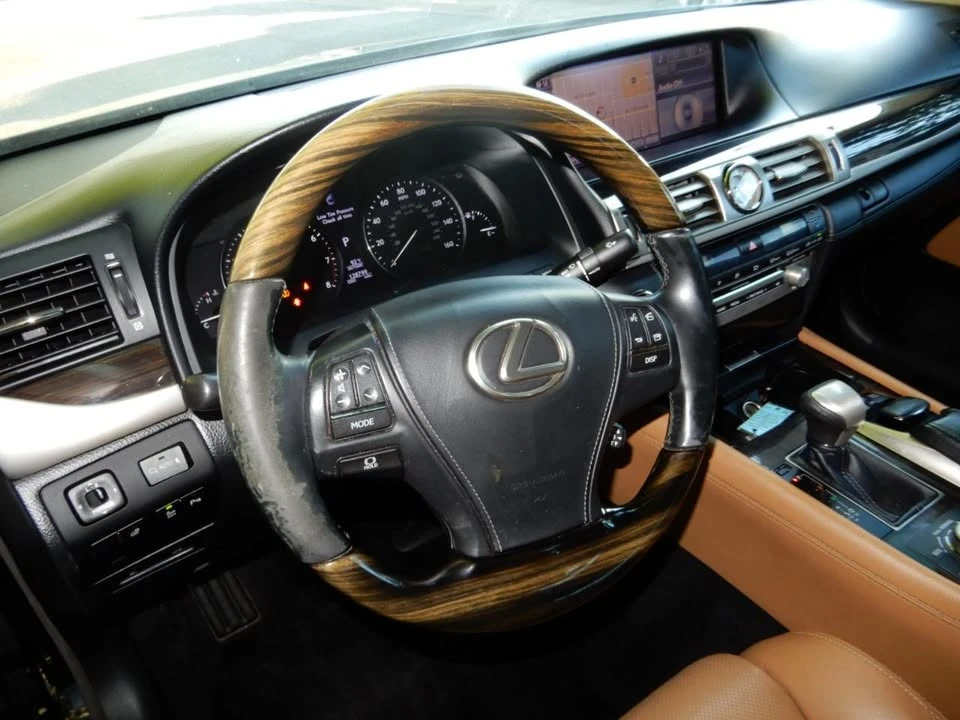 2013 Lexus LS 4th Gen - Image 11 of 20