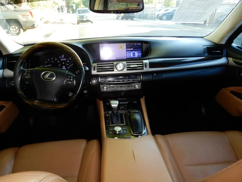 2013 Lexus LS 4th Gen - Image 14 of 20