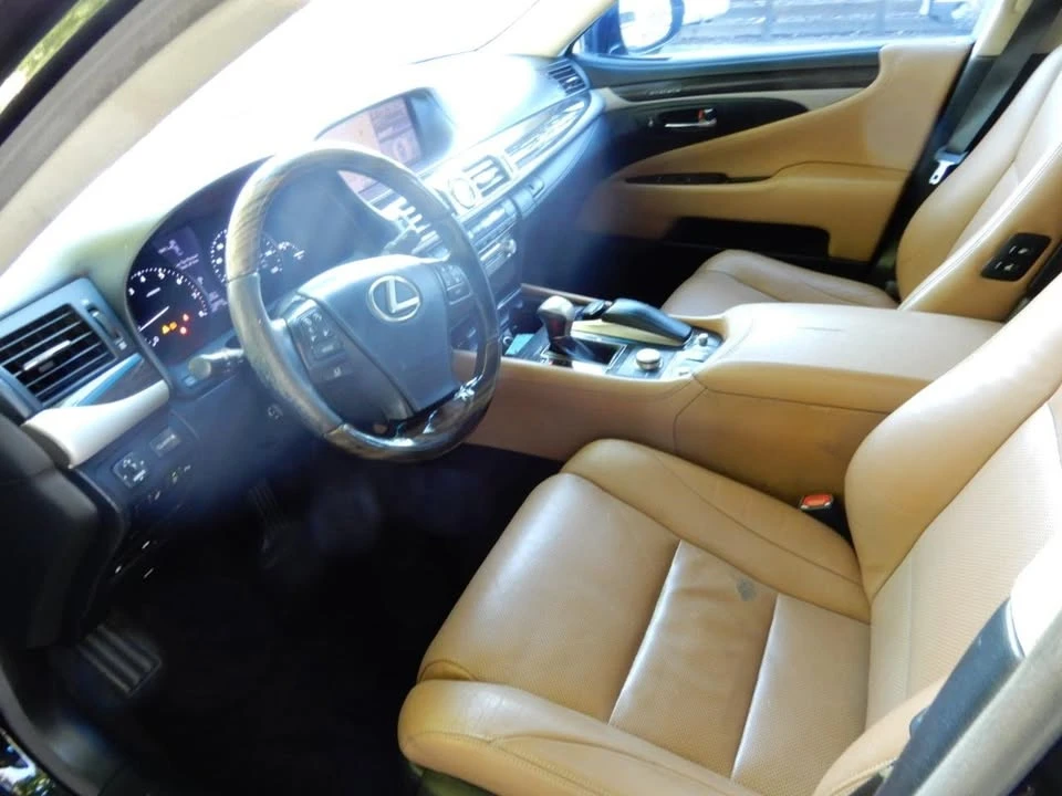 2013 Lexus LS 4th Gen - Image 8 of 20