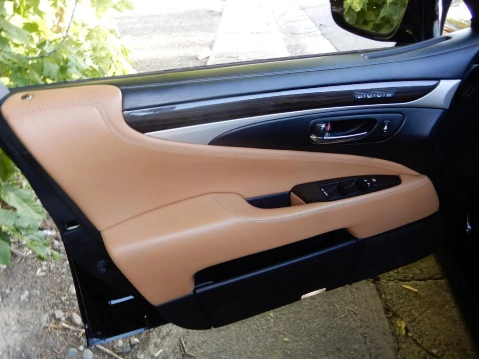 2013 Lexus LS 4th Gen - Image 18 of 20