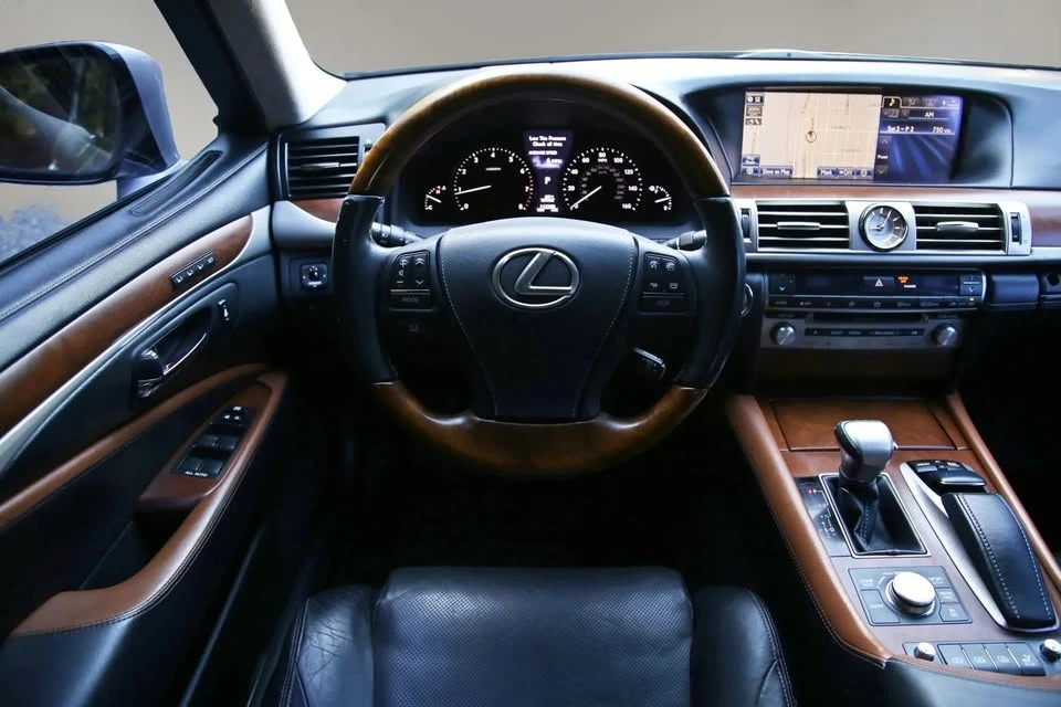 2013 Lexus LS 4th Gen - Image 13 of 20