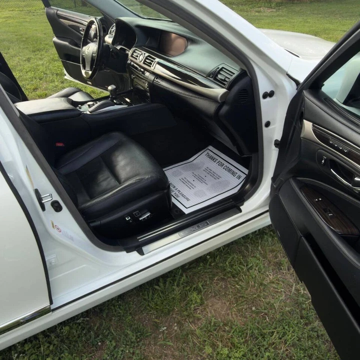 2013 Lexus LS 4th Gen - Image 14 of 19