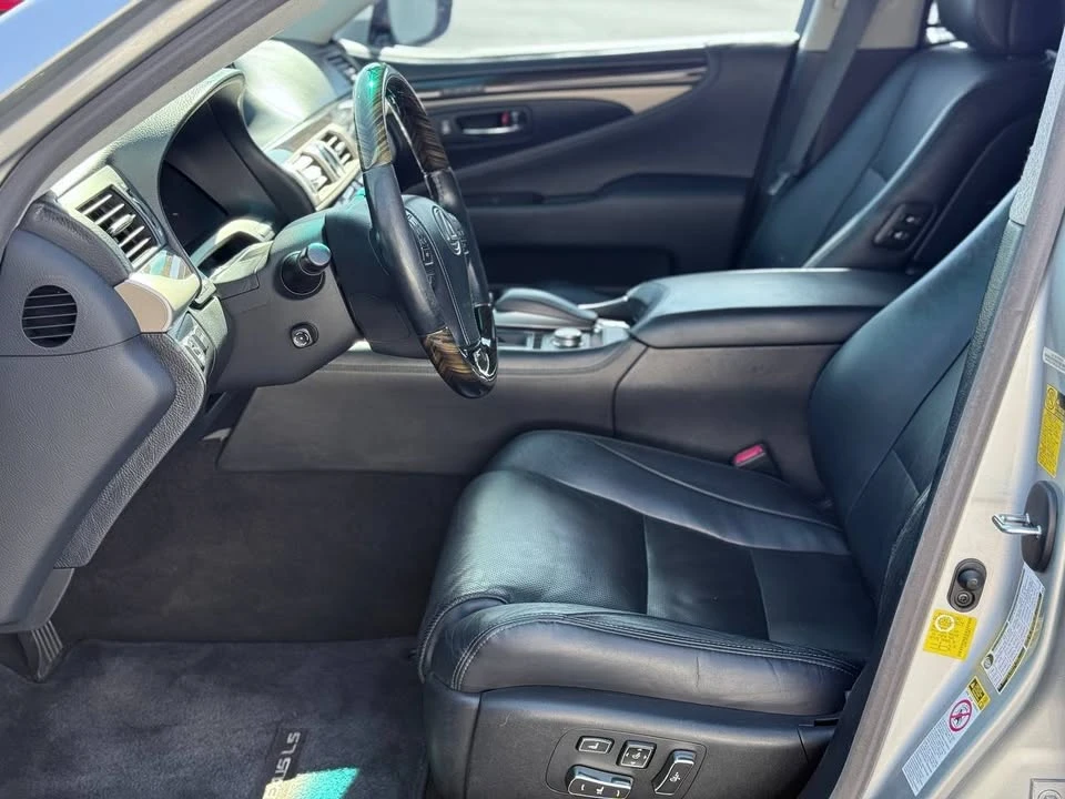 2013 Lexus LS 4th Gen - Image 10 of 17