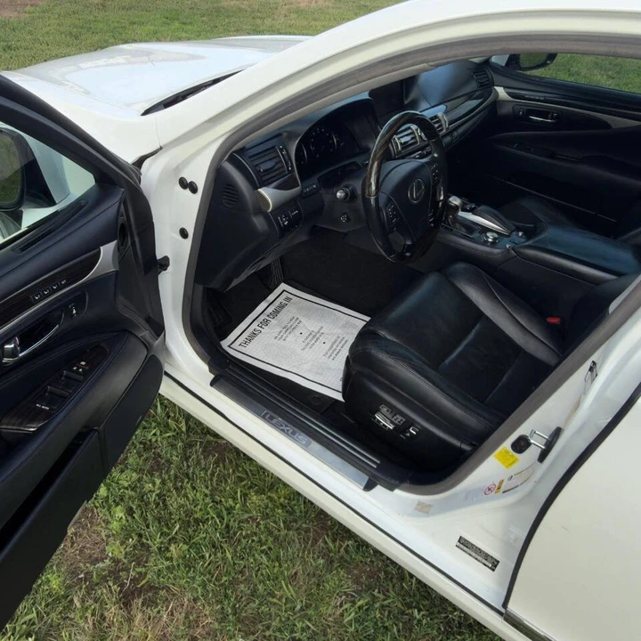 2013 Lexus LS 4th Gen - Image 9 of 19