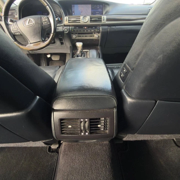 2013 Lexus LS 4th Gen - Image 17 of 19