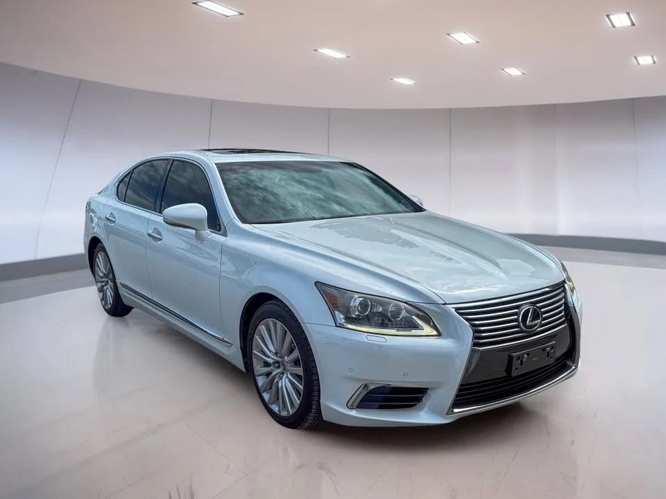 2013 Lexus LS 4th Gen - Image 3 of 10