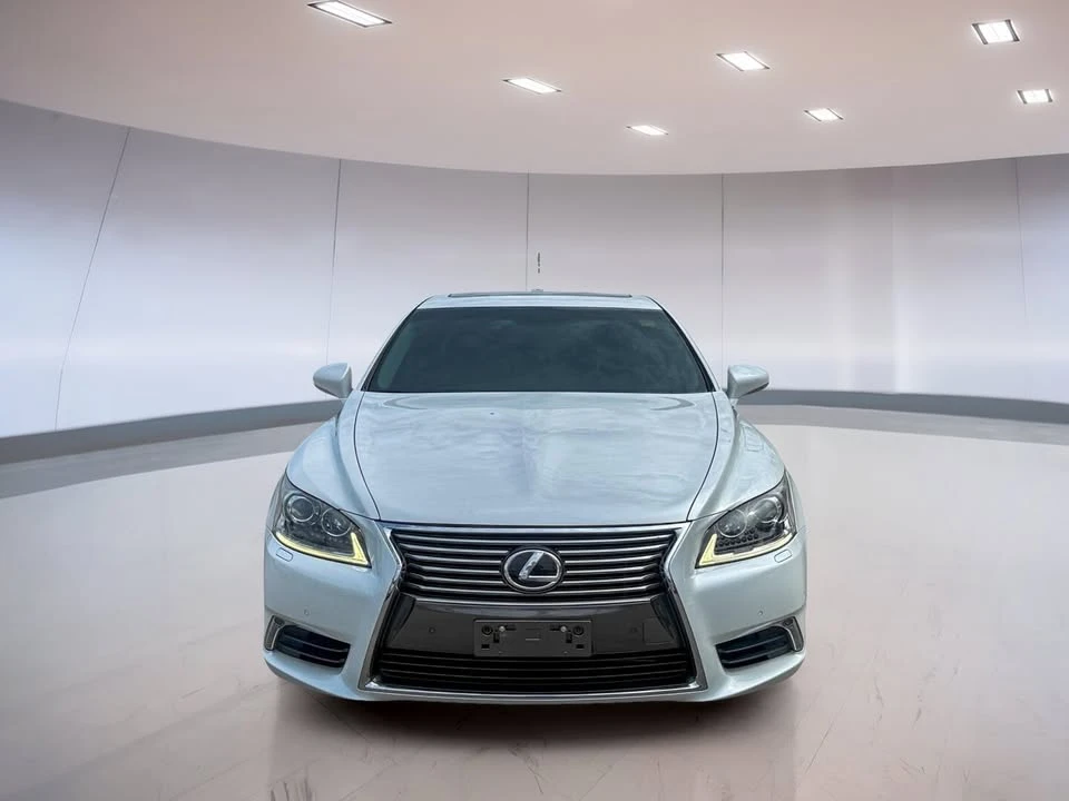 2013 Lexus LS 4th Gen - Image 2 of 10