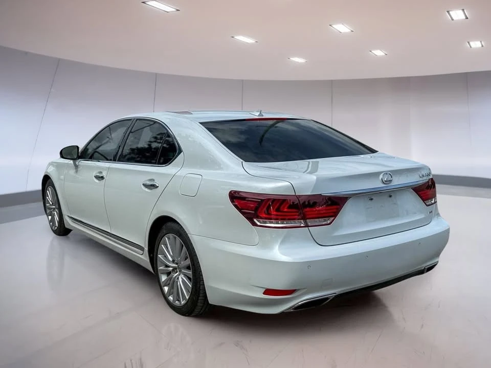 2013 Lexus LS 4th Gen - Image 7 of 10
