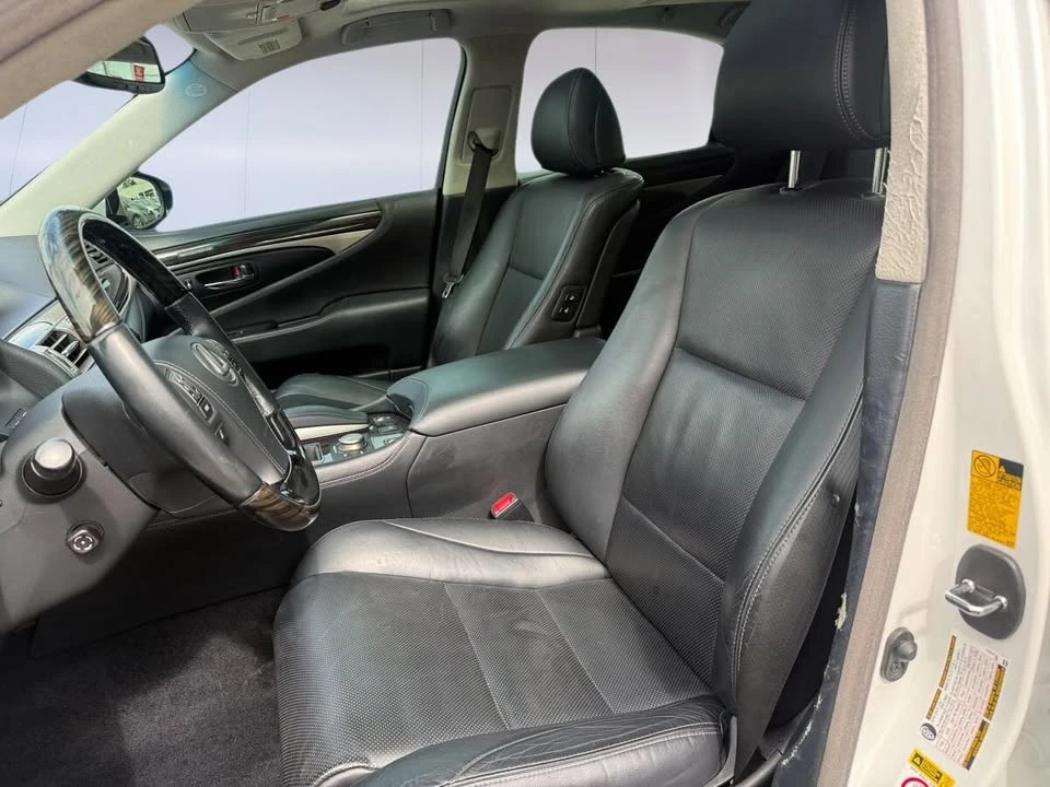 2013 Lexus LS 4th Gen - Image 10 of 10