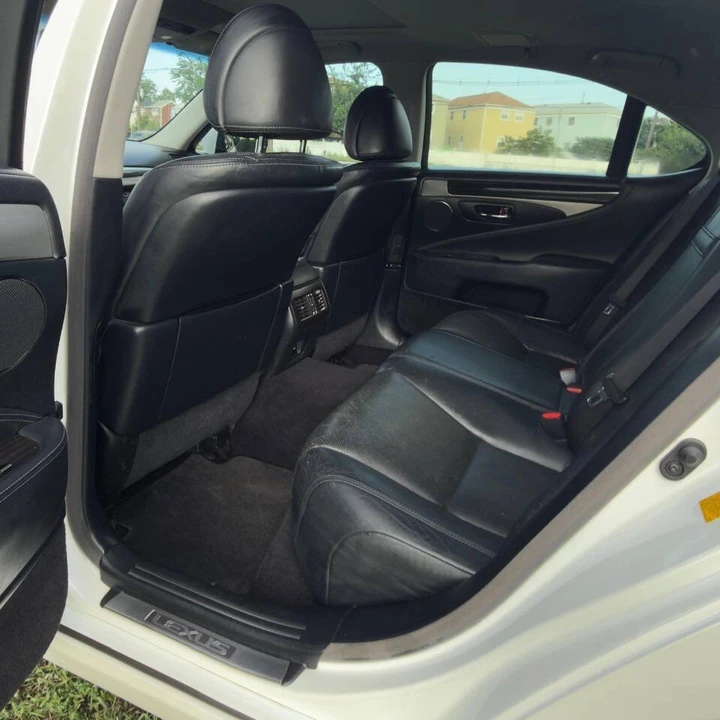 2013 Lexus LS 4th Gen - Image 11 of 19