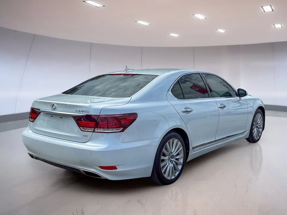 2013 Lexus LS 4th Gen - Image 5 of 10