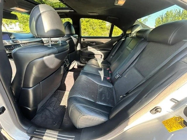 2013 Lexus LS 4th Gen - Image 12 of 19