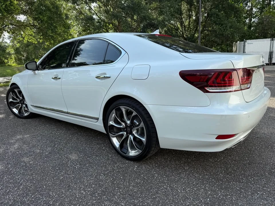 2013 Lexus LS 4th Gen - Image 9 of 20