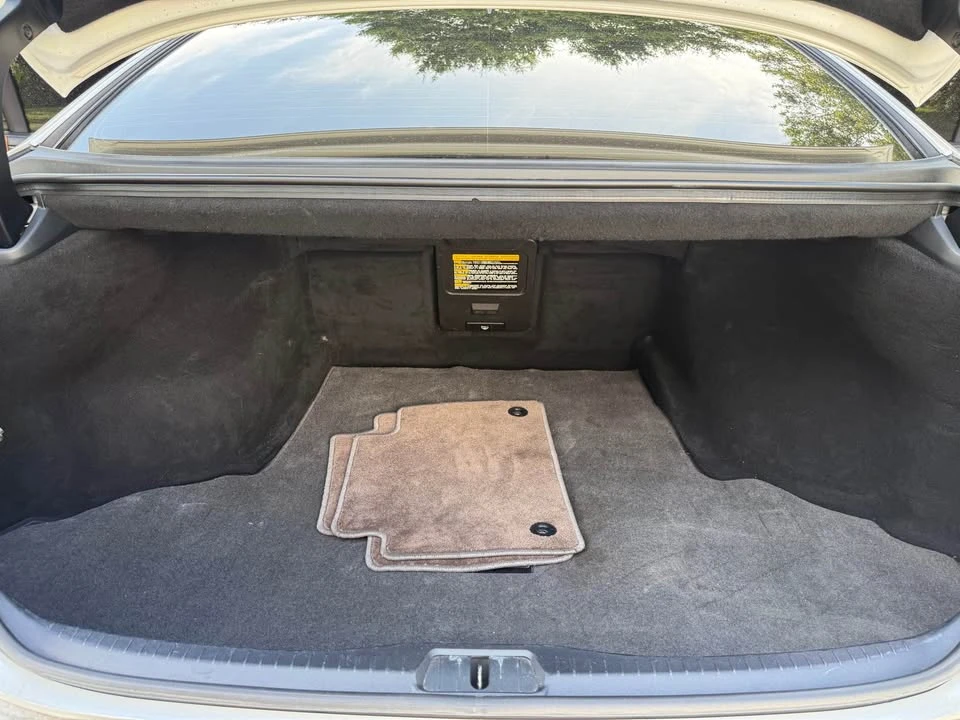 2013 Lexus LS 4th Gen - Image 17 of 20