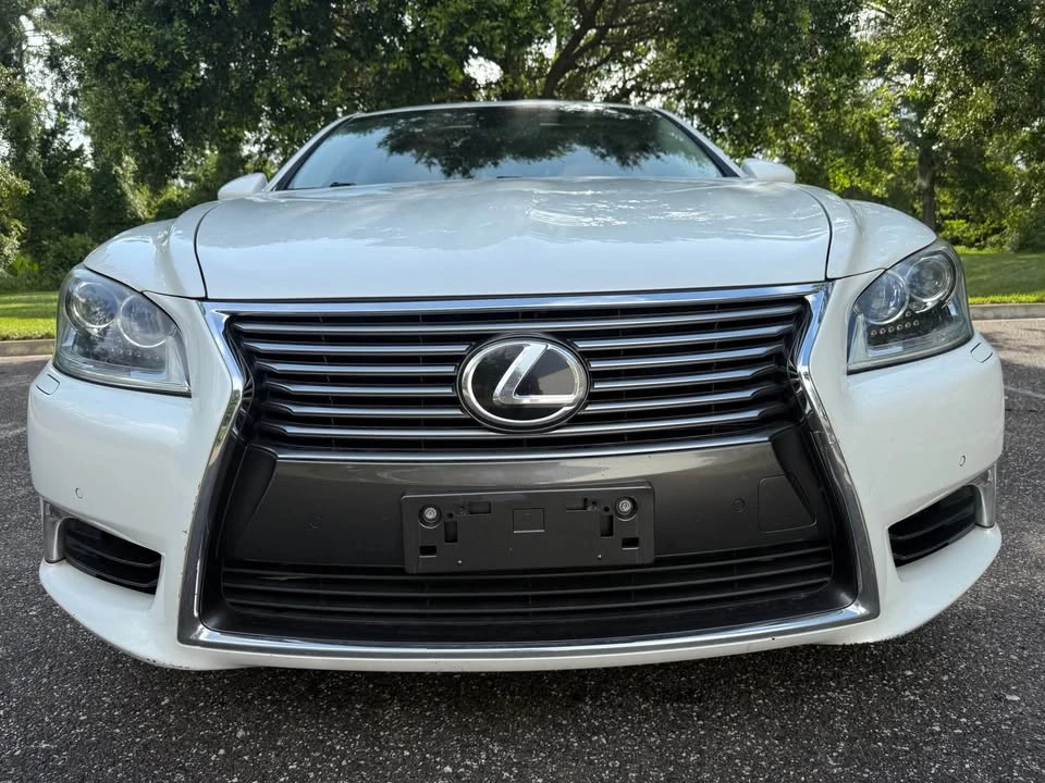 2013 Lexus LS 4th Gen - Image 3 of 20