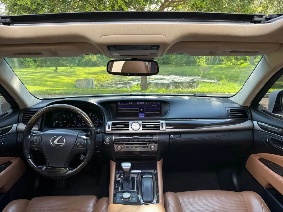 2013 Lexus LS 4th Gen - Image 10 of 20