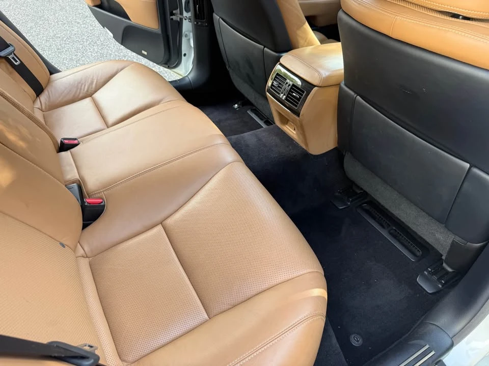 2013 Lexus LS 4th Gen - Image 15 of 20