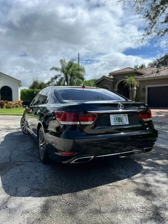 2013 Lexus LS 4th Gen - Image 19 of 20