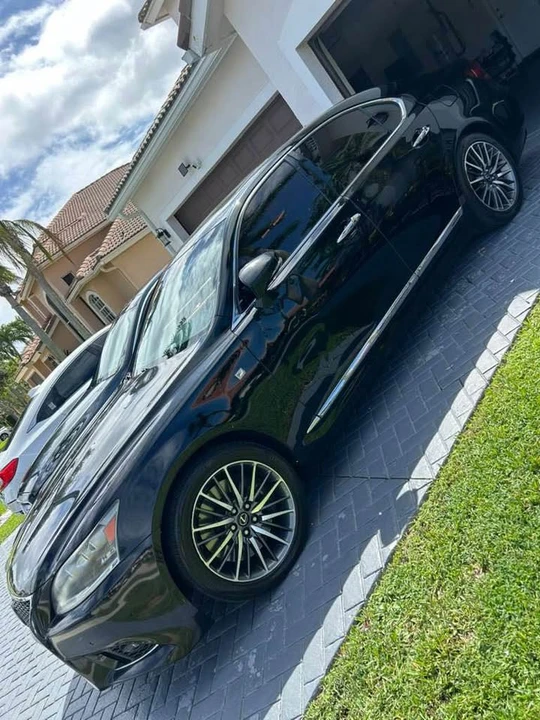 2013 Lexus LS 4th Gen - Image 15 of 20