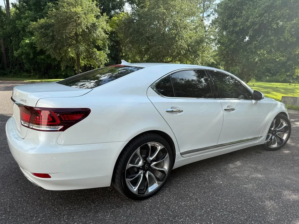 2013 Lexus LS 4th Gen - Image 8 of 20