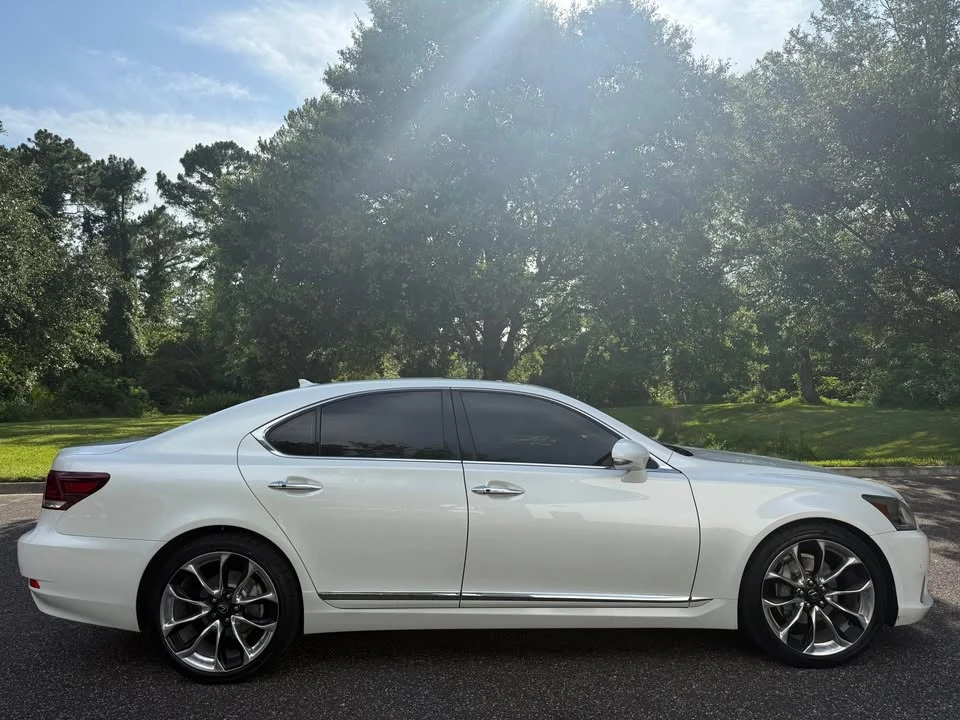 2013 Lexus LS 4th Gen - Image 2 of 20