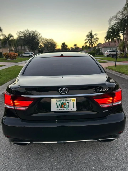 2013 Lexus LS 4th Gen - Image 8 of 20