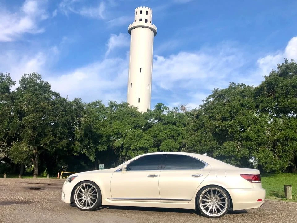 2013 Lexus LS 4th Gen - Image 14 of 16
