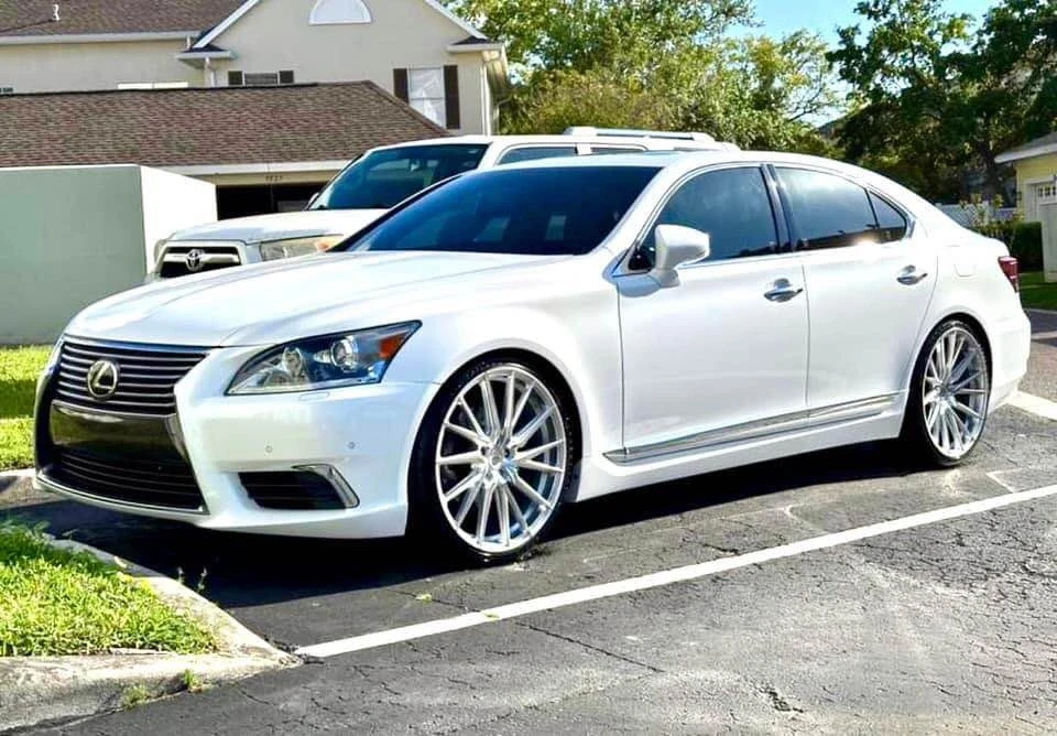 2013 Lexus LS 4th Gen - Image 8 of 16