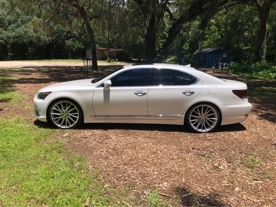 2013 Lexus LS 4th Gen - Image 11 of 16