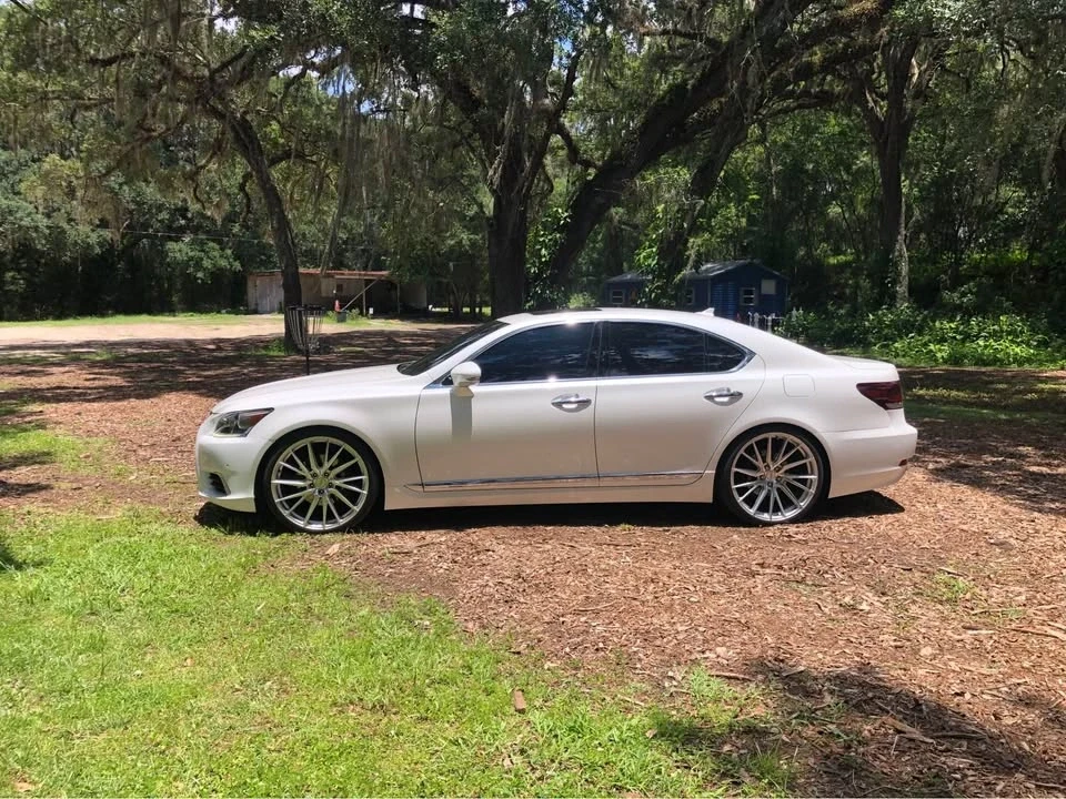 2013 Lexus LS 4th Gen - Image 13 of 16
