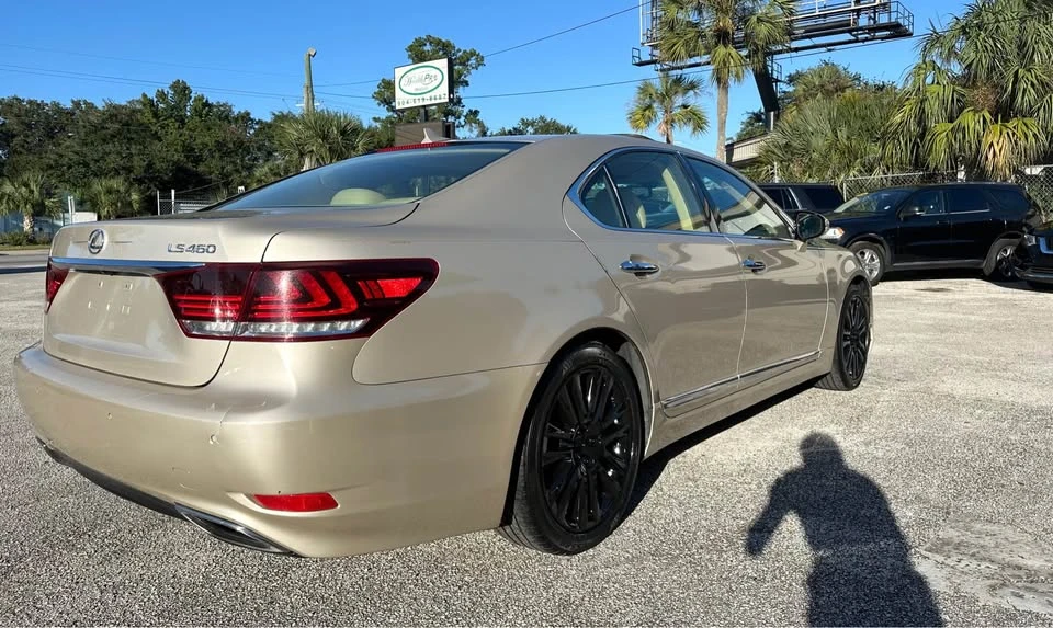 2013 Lexus LS 4th Gen - Image 7 of 16