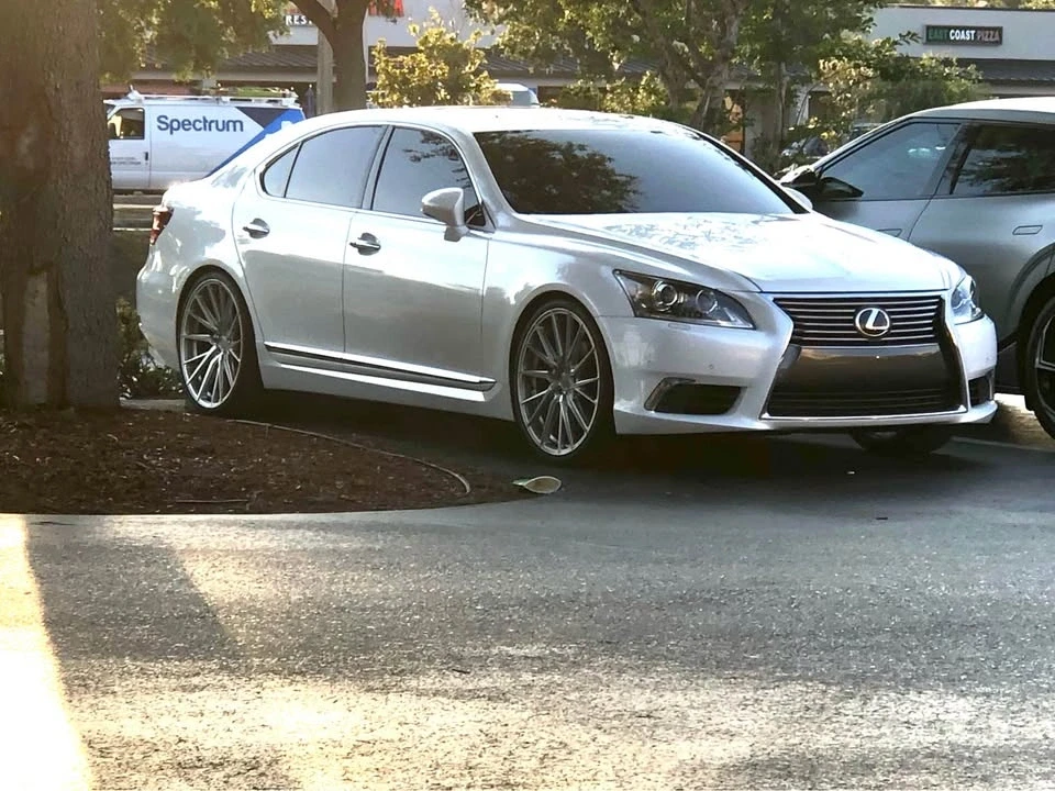 2013 Lexus LS 4th Gen - Image 16 of 16