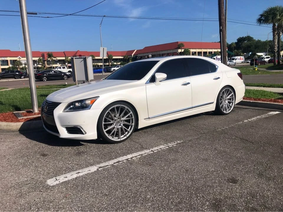 2013 Lexus LS 4th Gen - Image 15 of 16