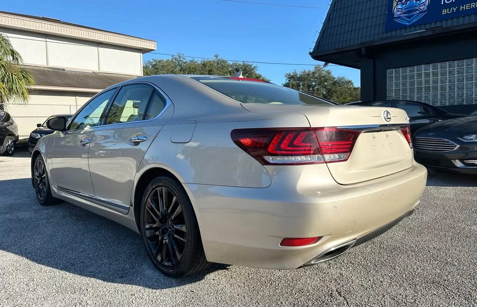 2013 Lexus LS 4th Gen - Image 5 of 16
