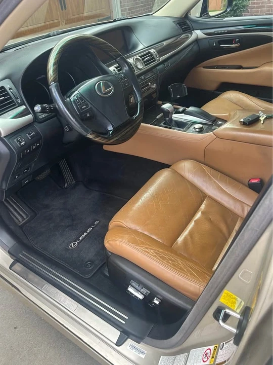 2013 Lexus LS 4th Gen - Image 6 of 8