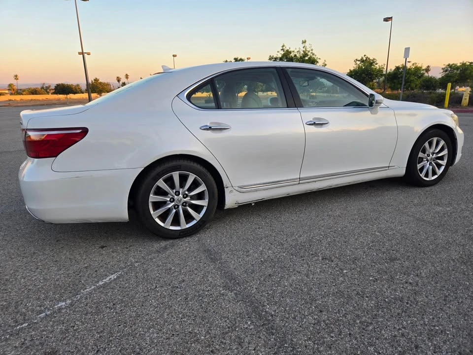 2013 Lexus LS 4th Gen - Image 3 of 12